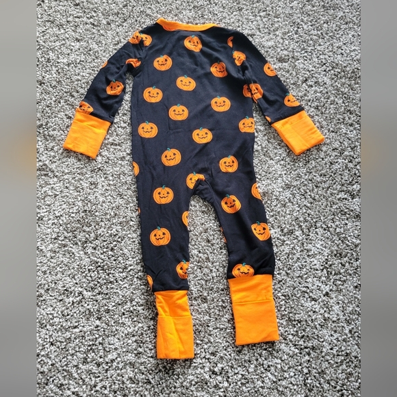 NWT - Angel Dear 2 Way Zipper Romper, Jack O Lantern, 0-3M - Picture 2 of 4
